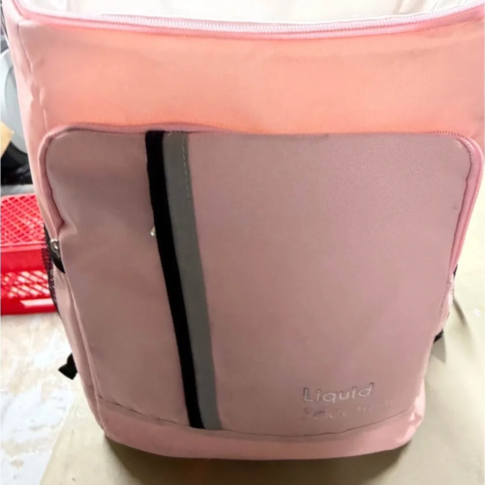 Pink Backpack cooler - Picture 2 of 5